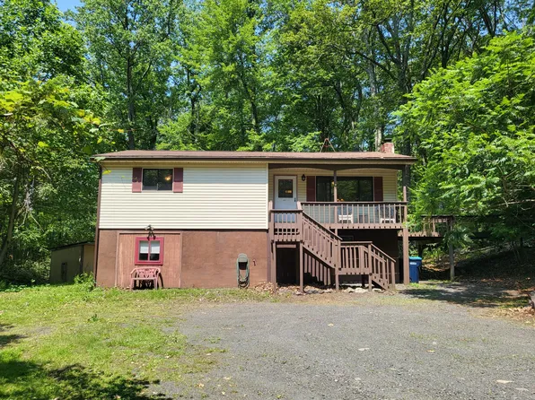2153 Gravel Rd, Canadensis, PA 18325