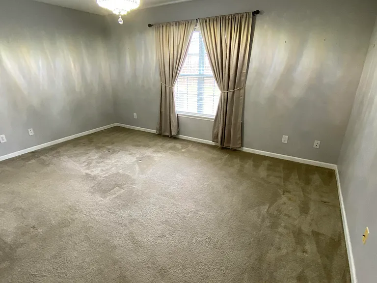 1041 Bridgeport Way — Photo 12