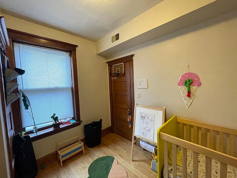 1133 W Wellington Ave #2F — Photo 8