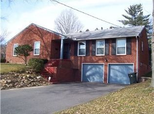 105 Hullihen Ct, Newark, DE 19711