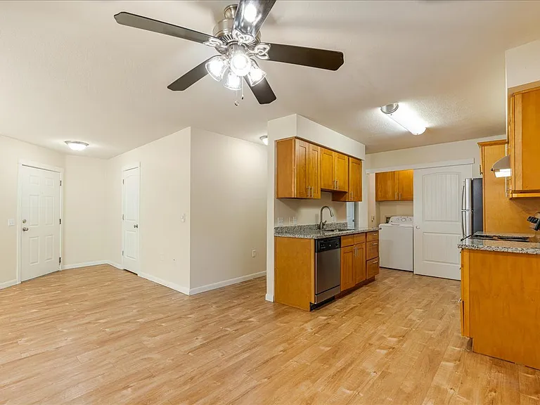 Cascade Woods Apartments — Photo 10