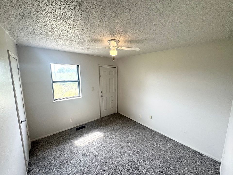 2nd image of 109 Villa Dr #11437971