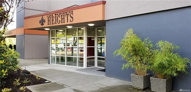 2nd image of 15020 Bothell Way NE APT 401