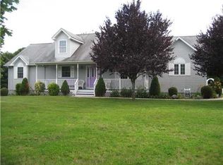 15 Lauren Ct, Cranston, RI 02921