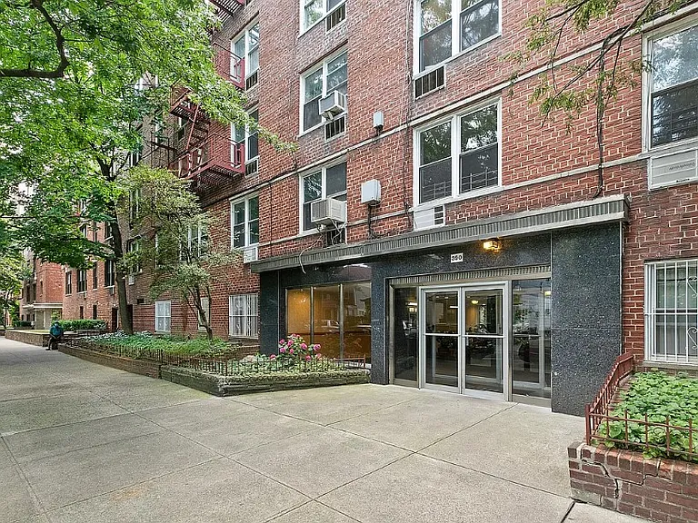 390 Rugby Rd #4C — Photo 9