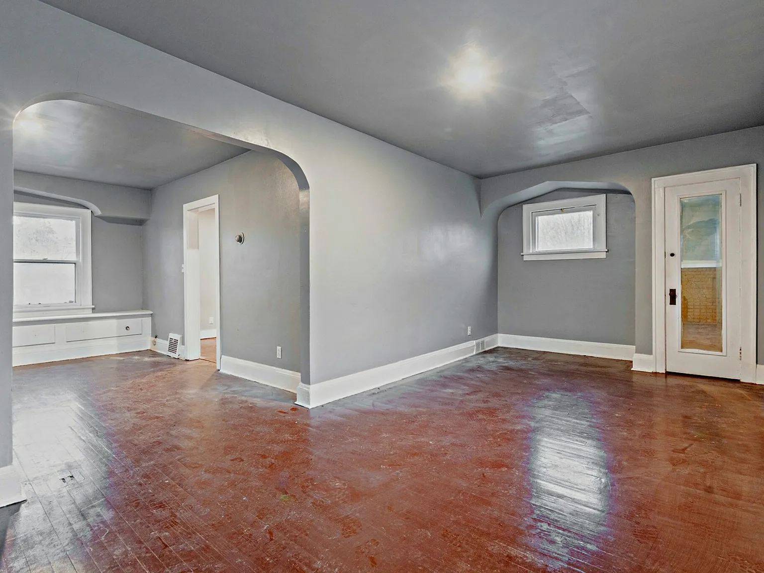 11009 Greenwich Avenue — Photo 2