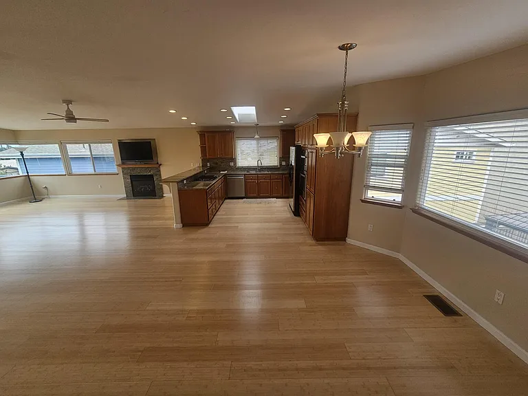 335 Las Vegas St #1 — Photo 8