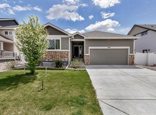 945 Maplebrook Dr, Windsor, CO 80550