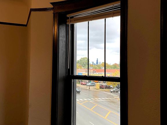 4th image of 3820 W North Ave #3W