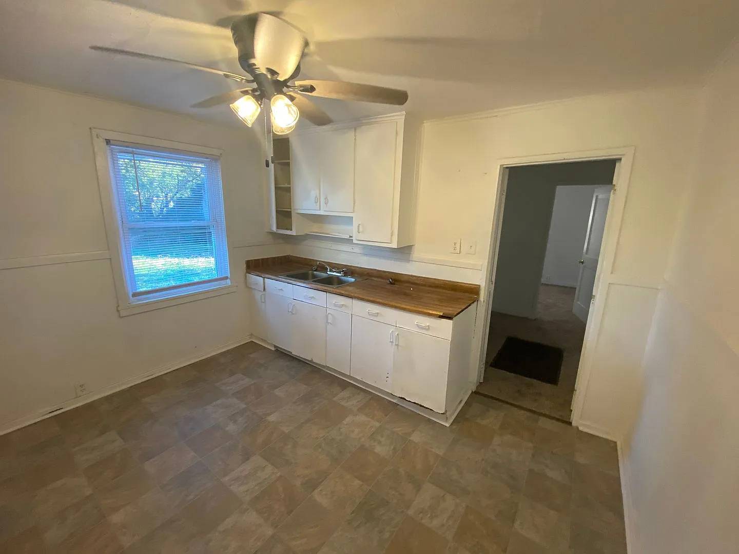 2814 Fleming Dr. — Photo 2