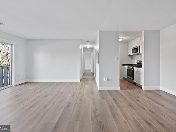 4th image of 206 Hickory Ct