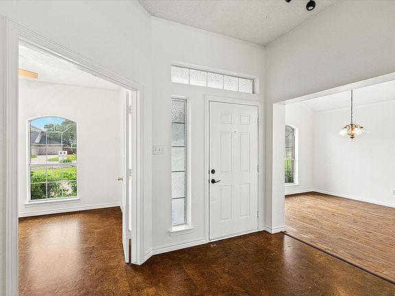 4th image of 1263 Wendy Ct