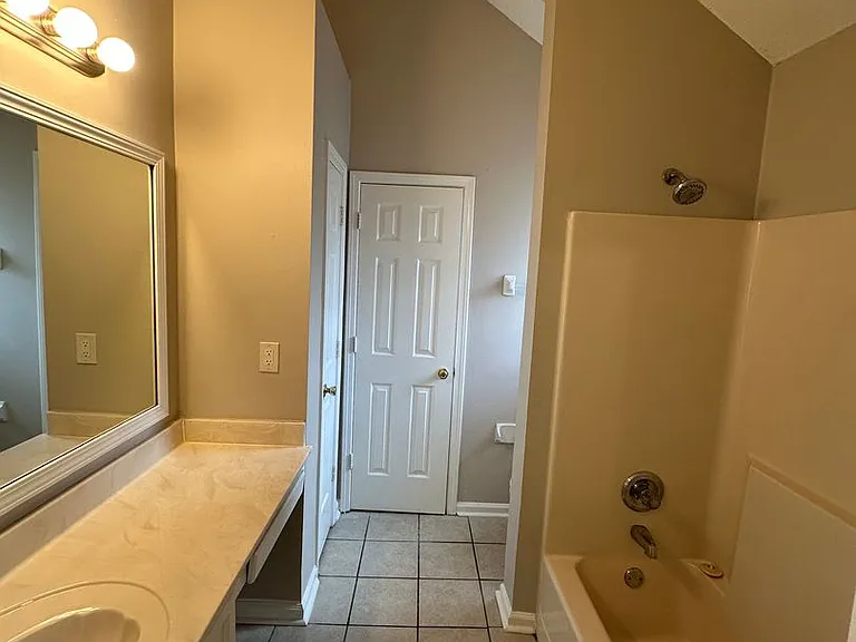3812 Clarion Dr — Photo 10