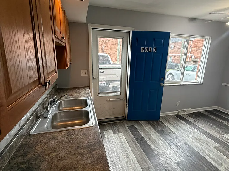 901 North Meadows Court - D — Photo 4