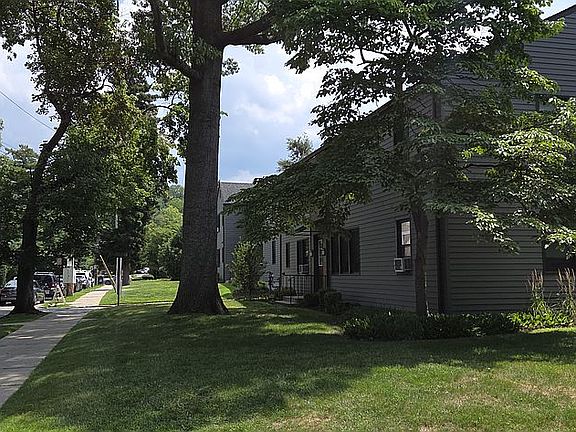 2nd image of 26 Tappan Landing Rd APT 12B