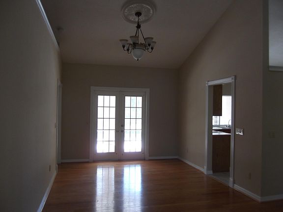 5th image of 10613 Pine Cone Lane
