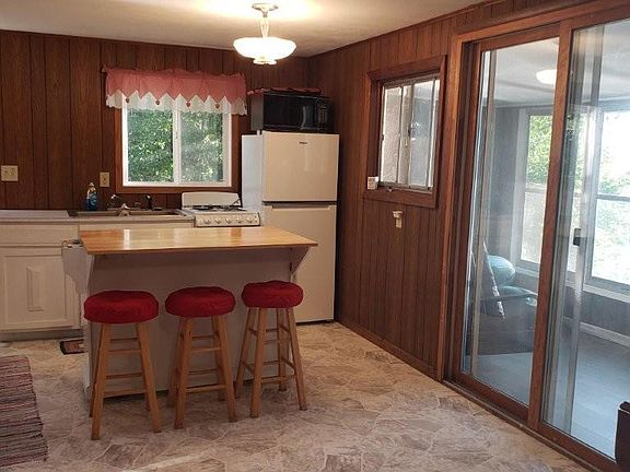 3rd image of 40773 Primrose Dr