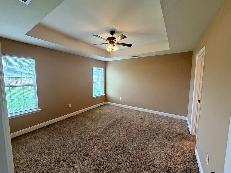 4916 Patton Dr — Photo 5