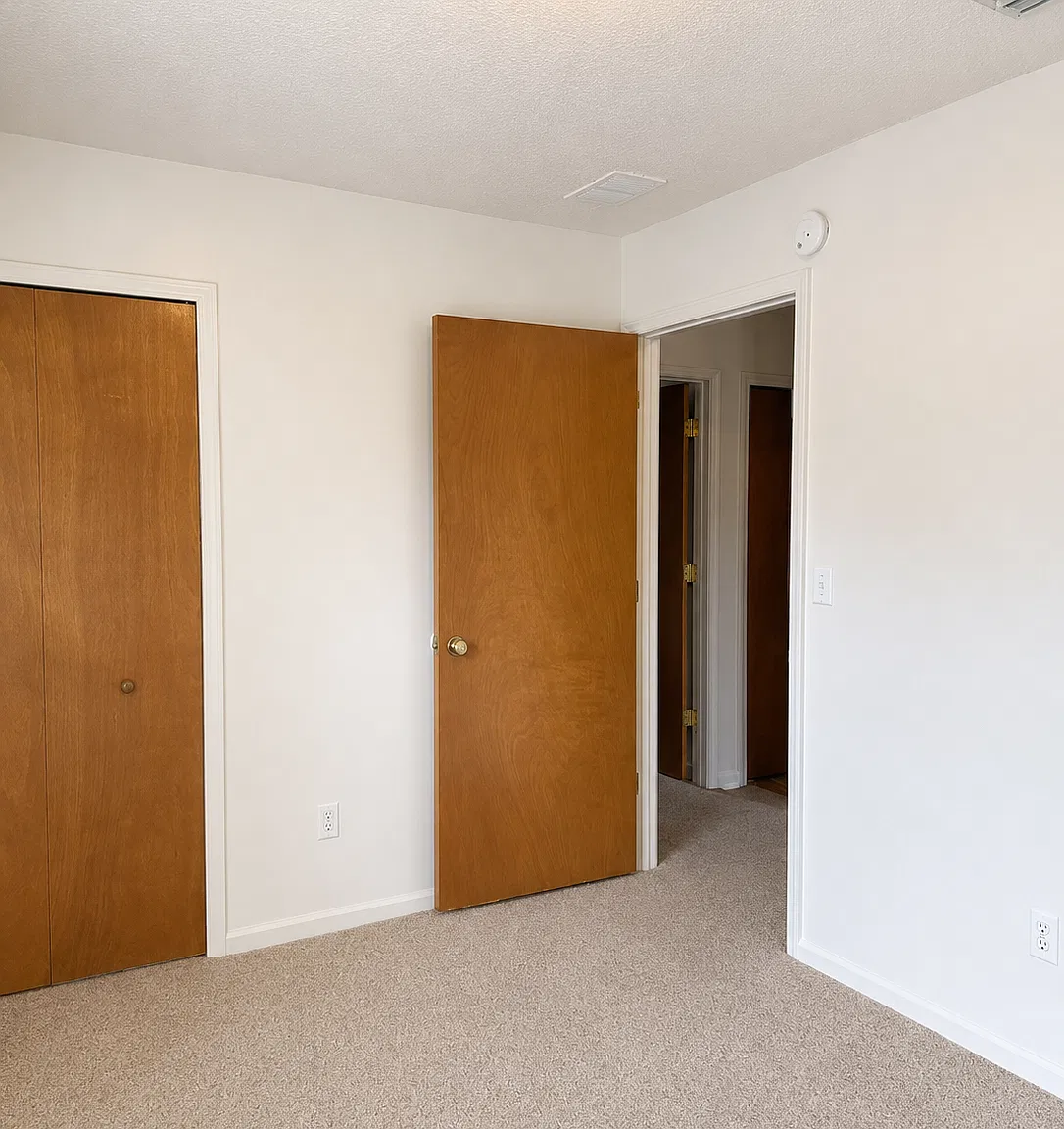 702 Meadowbrook Drive - 8 — Photo 2