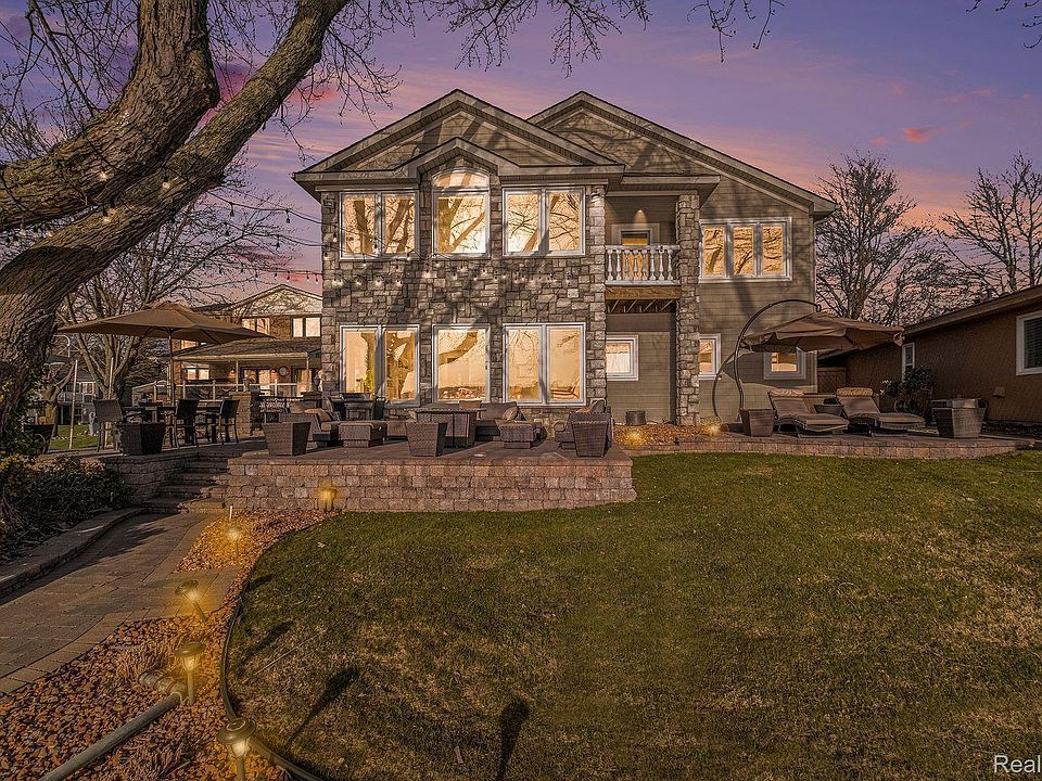 1st image of 8460 Woodland Shore Dr