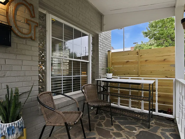 1317 Pendleton St — Photo 5