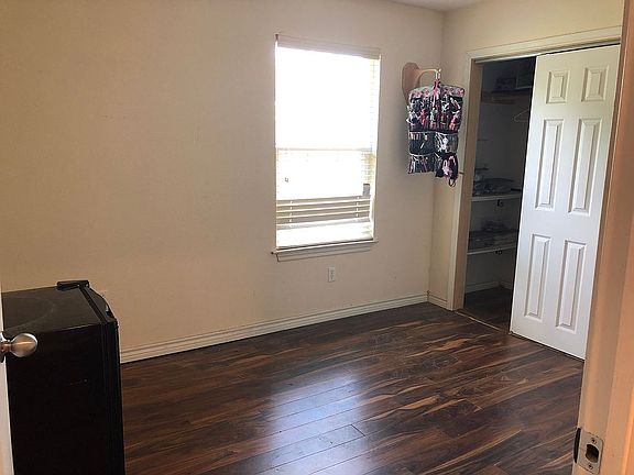 4th image of 15322 Simmons Ln
