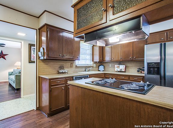 5th image of 211 Nocturne Dr