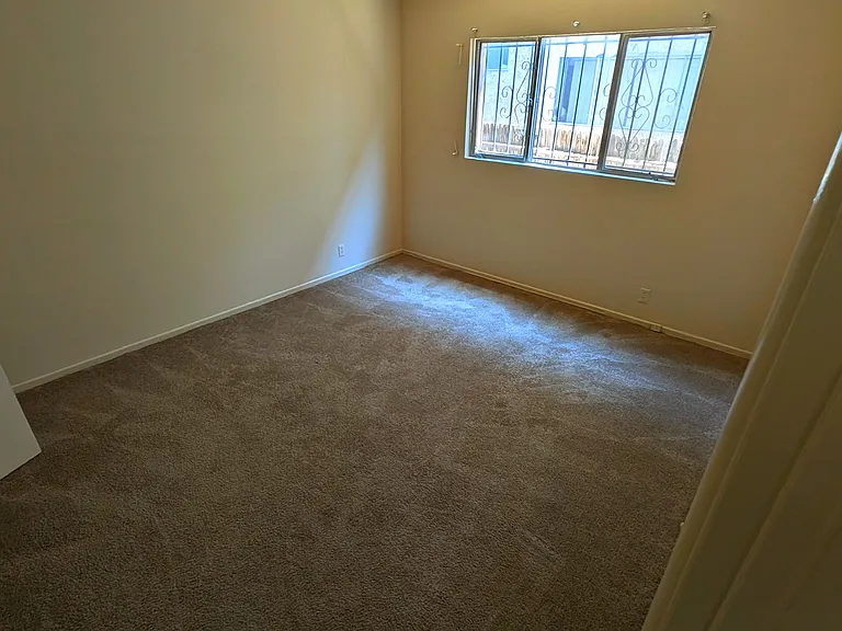 10524 Palms Blvd — Photo 9