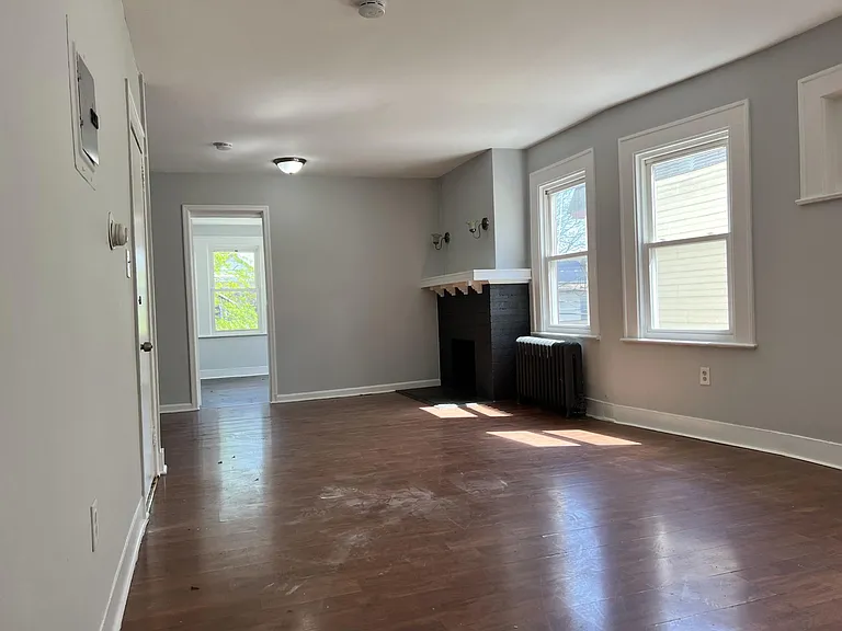 229 Alexander St #2 — Photo 5