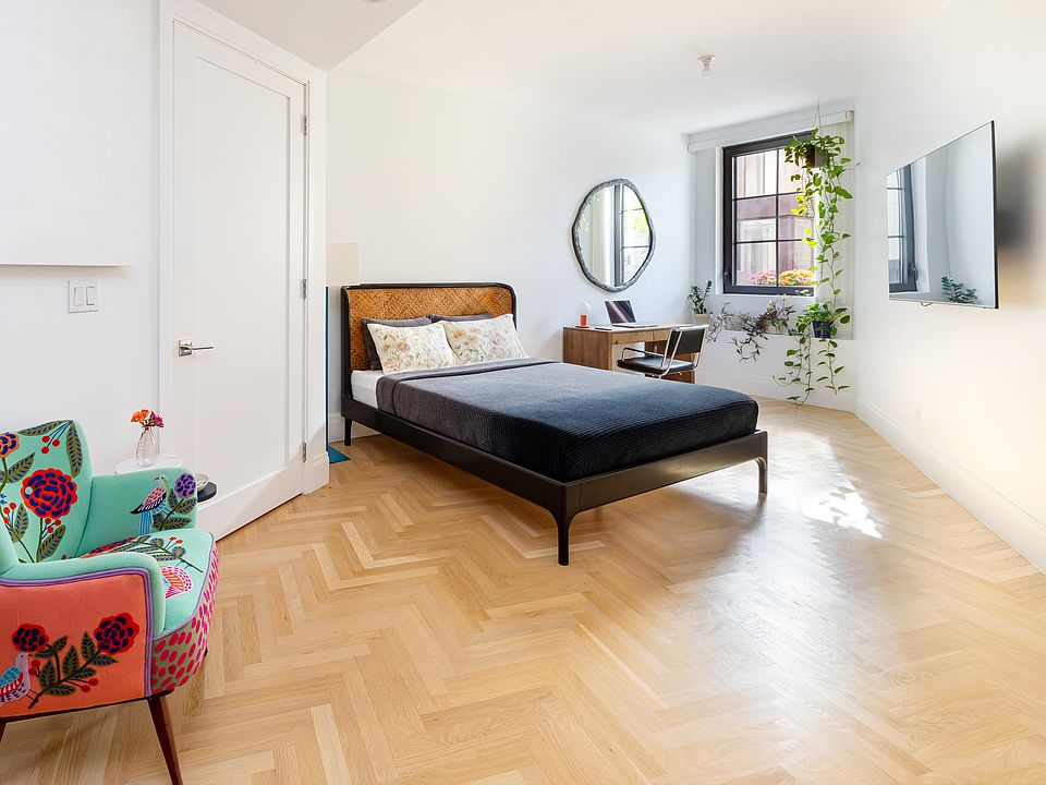 1st image of 300 W 122nd St #5P