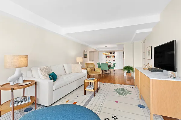 Sold by Compass | media 18