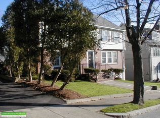 23 Oakley Rd, Watertown, MA 02472