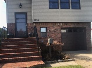 2290 Penatiquit Ave, Seaford, NY 11783