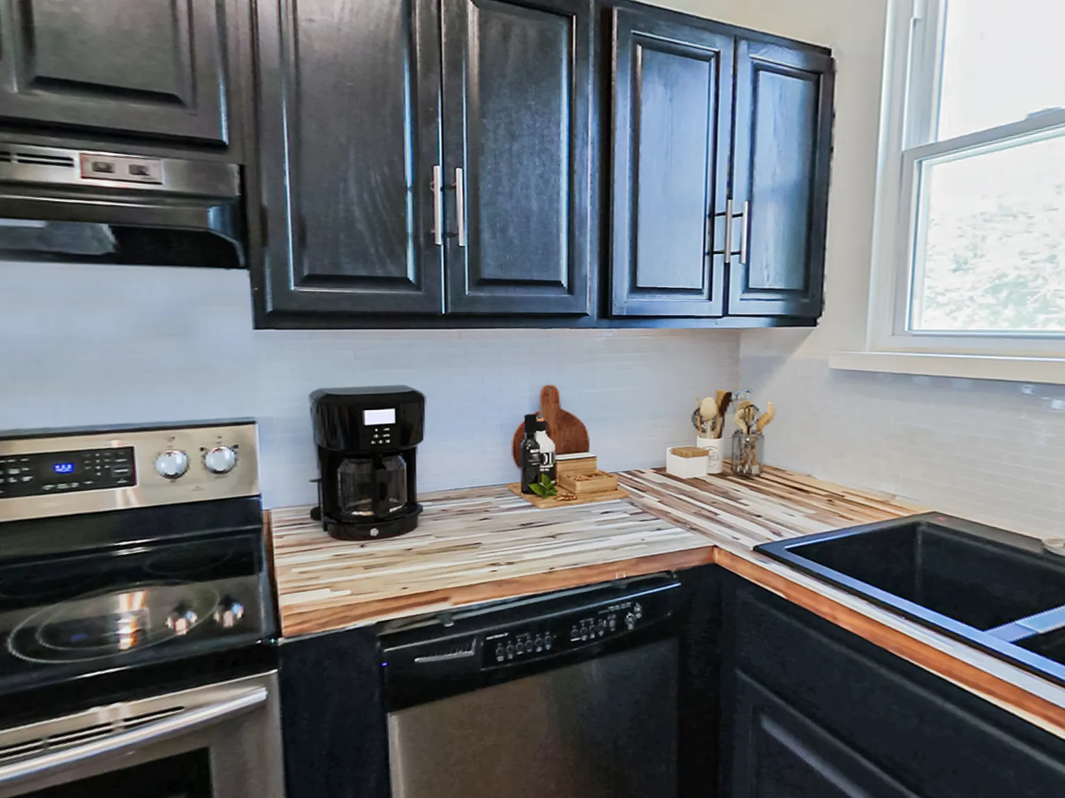 5814 Chandler St — Photo 2