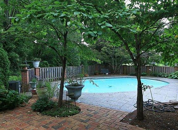 5th image of 2619 Lemontree Ln