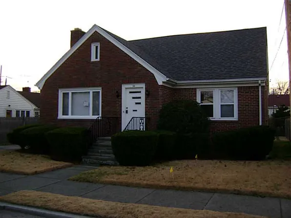 54 Webb St, Providence, RI 02909