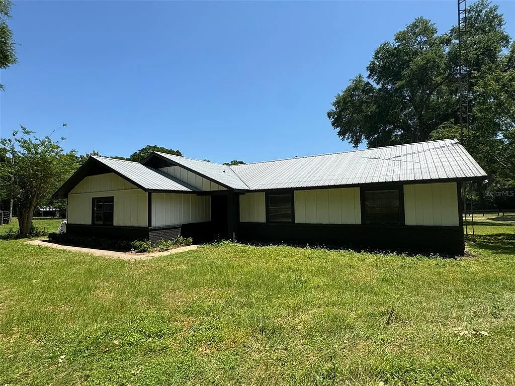 3 bed, 2.0 bath, 1504 sqft, $4,950 — Photo 4