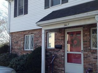 10 Everett St #A, Wellesley, MA 02482