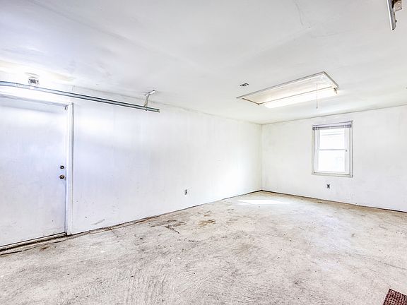 5th image of 3419 Georgetown Rd