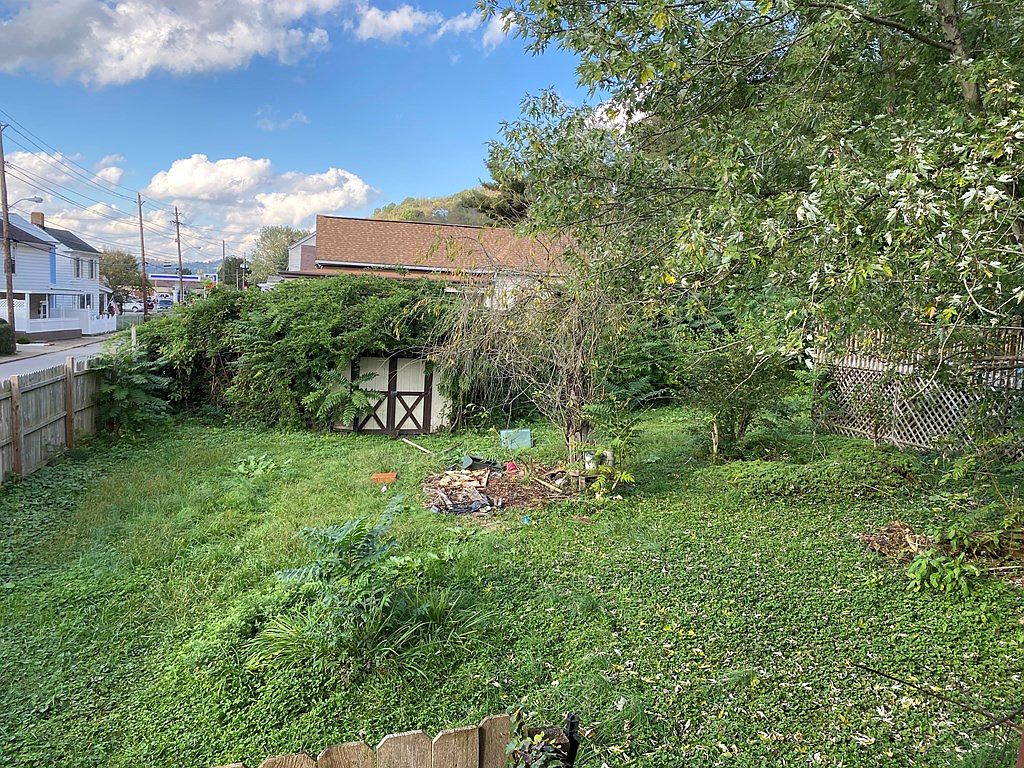 c. 1916 Fixer Upper in McMechen, WV. 59,500 Sold Old Houses Under