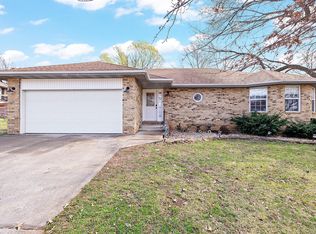 2722 S Meadowlark Avenue, Springfield, MO 65807