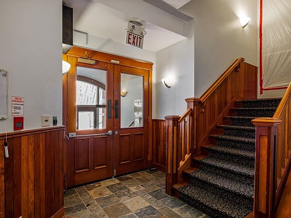 3rd image of 10141 95th St NW #204