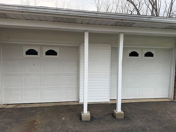 3rd image of 4423 Middleboro Rd