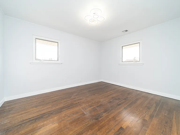 8 Spector Ln — Photo 11