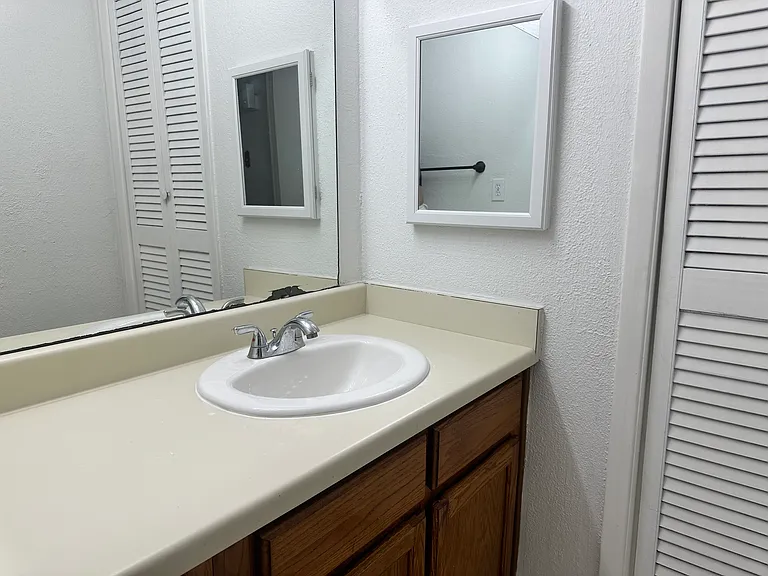 7313 Gulf Fwy #409 — Photo 32