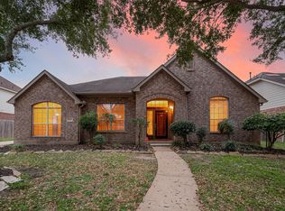 1608 Spring Glen Ln, Pearland, TX 77581