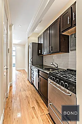 Rented by Bond New York | media 18