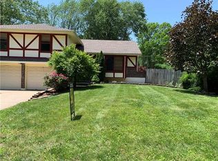 105 SW 4th St, Blue Springs, MO 64014