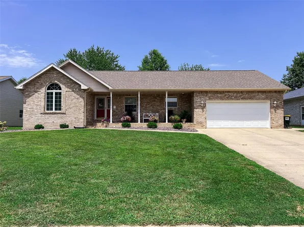 671 Kane St, Carlyle, IL 62231