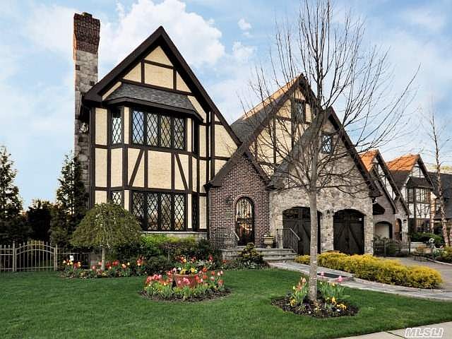 1st image of 9 Arbor Ln